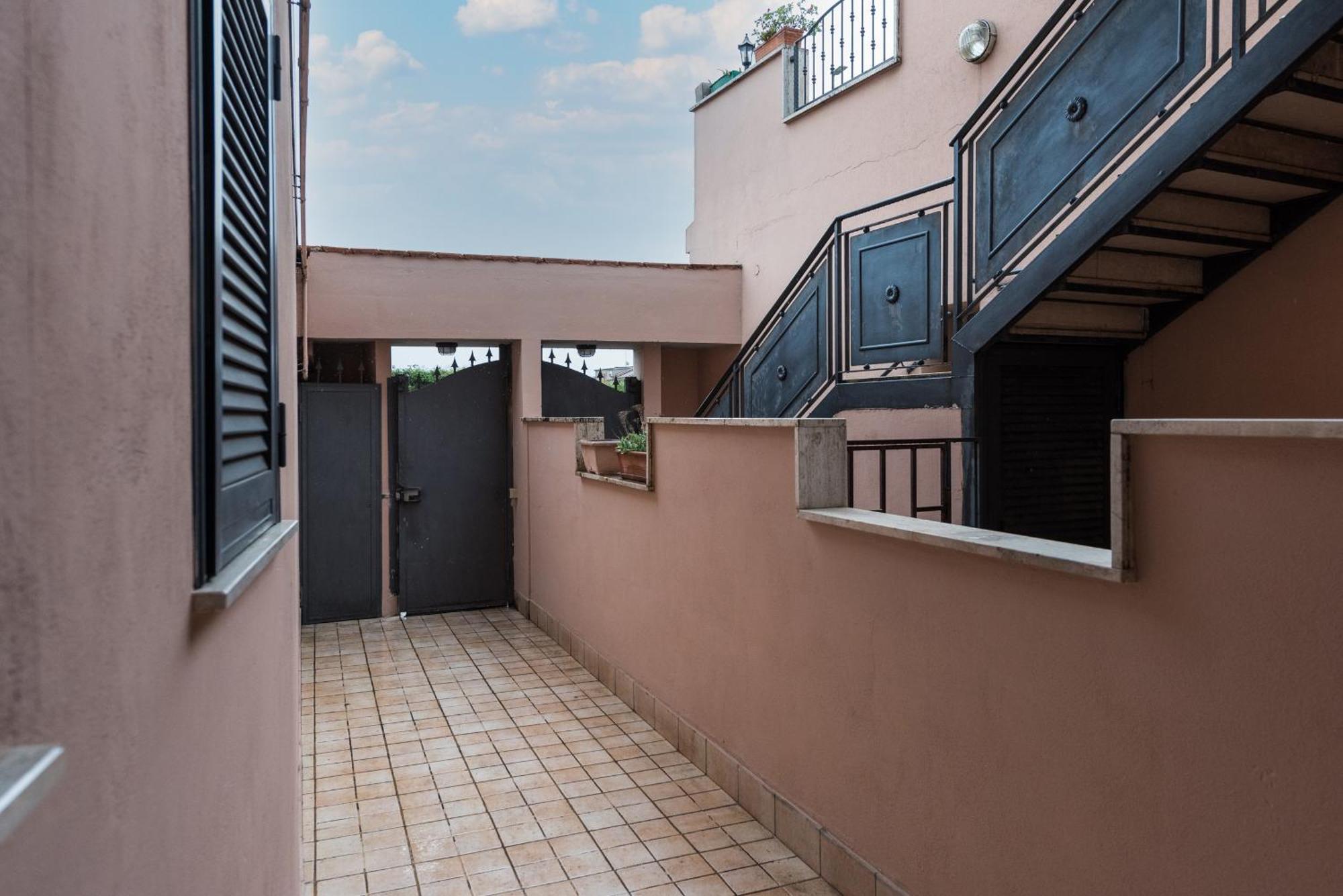 Travelershome Ciampino 170 Station Street Buitenkant foto